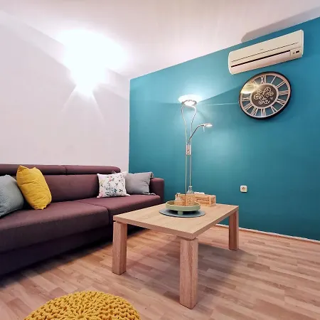 By Lux Apartamento *